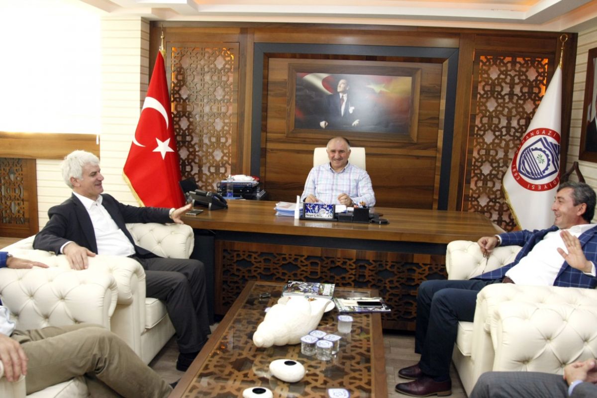 YARI OLİMPİK YÜZME HAVUZUNDA GERİ SAYIM 