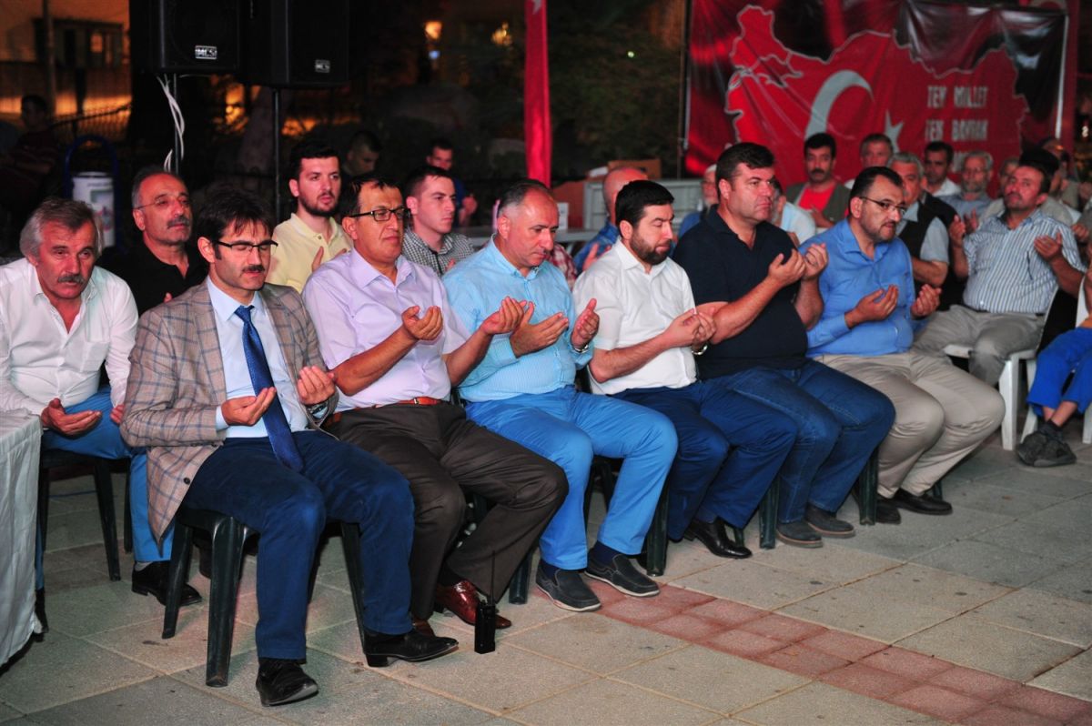 BÜYÜK ZAFER’İN 94.YILDÖNÜMÜNDE ŞEHİTLERİMİZ İÇİN MEVLİD OKUTTURULDU 