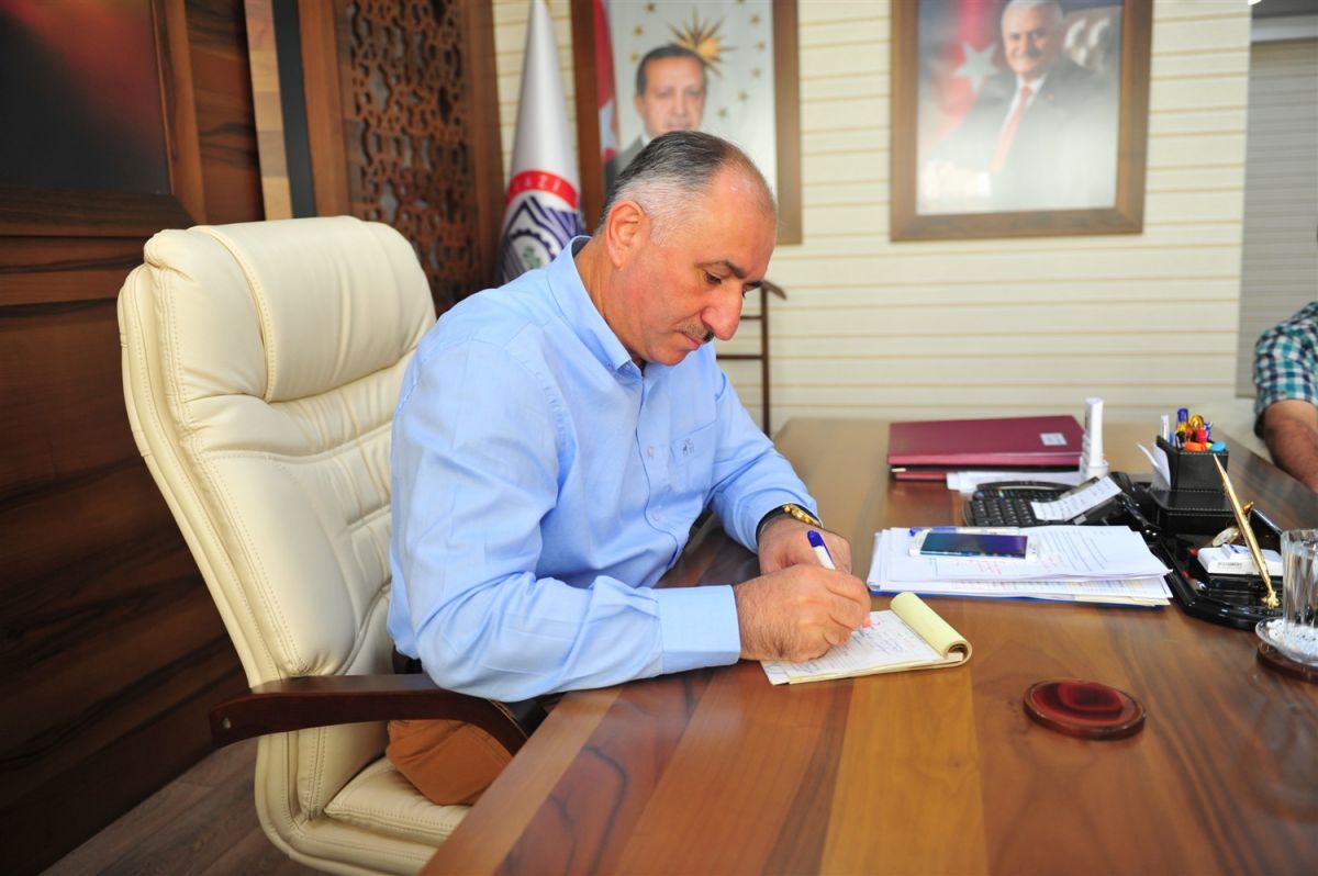 ÇAĞLAYAN KURBAN VEKALETİNİ TÜRK KIZILAY'INA VERDİ 