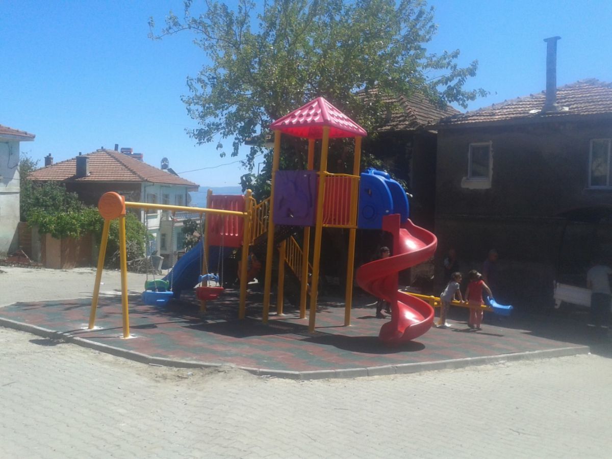ÜREĞİL MAHALLEMİZDE PARK ÇALIŞMASI TAMAMLANDI 