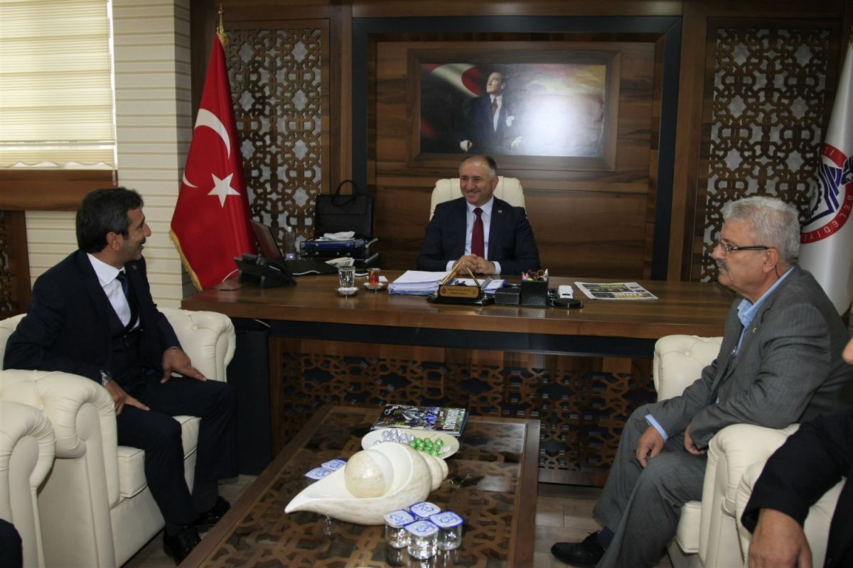 BAŞKAN ÇAĞLAYAN MHP'NİN YENİ YÖNETİMİNİ AĞIRLADI 