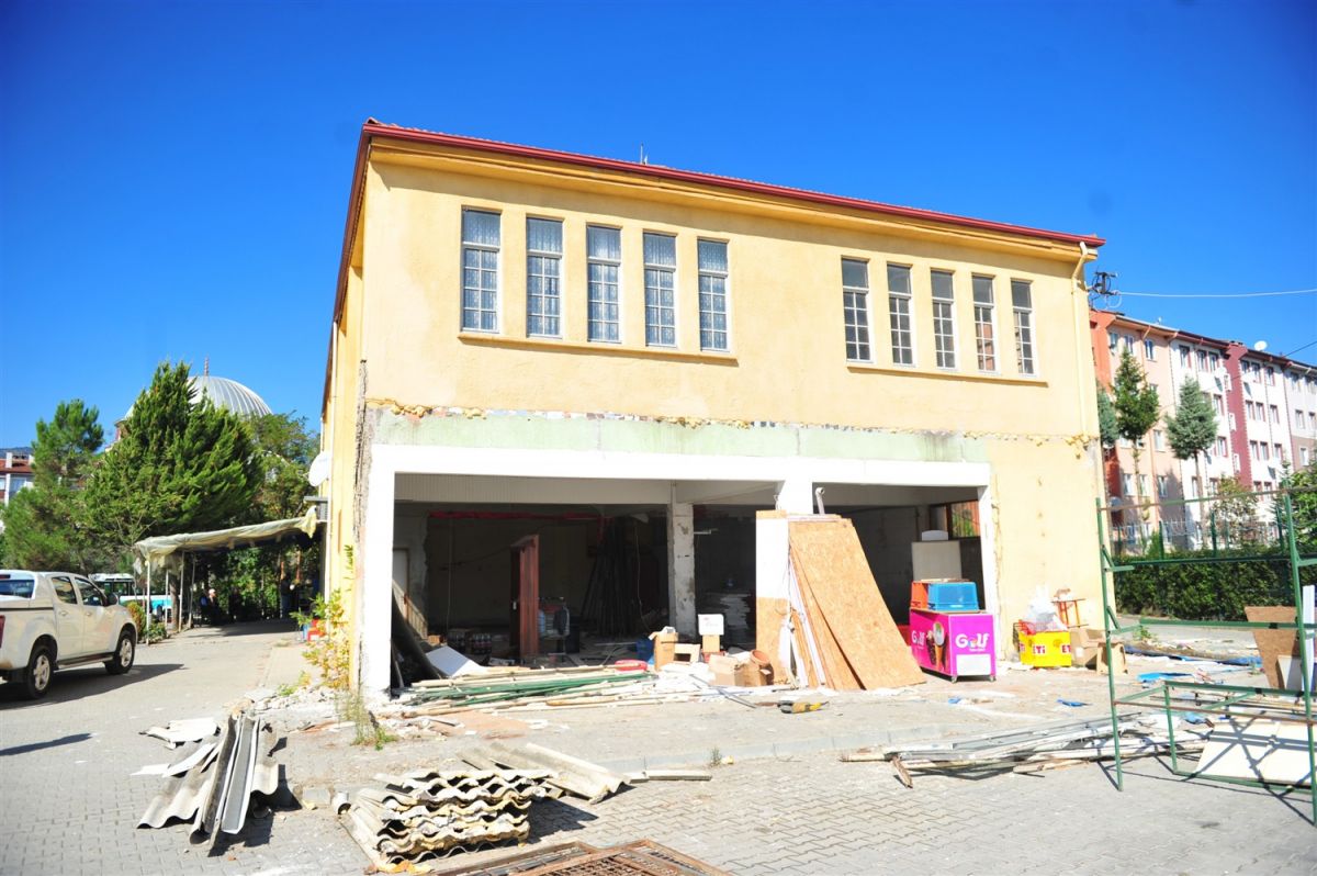 BALGÖÇ İÇİN YAPILACAK YENİ PROJE ÖNCESİ ESKİ BİNA YIKIMA HAZIRLANIYOR 