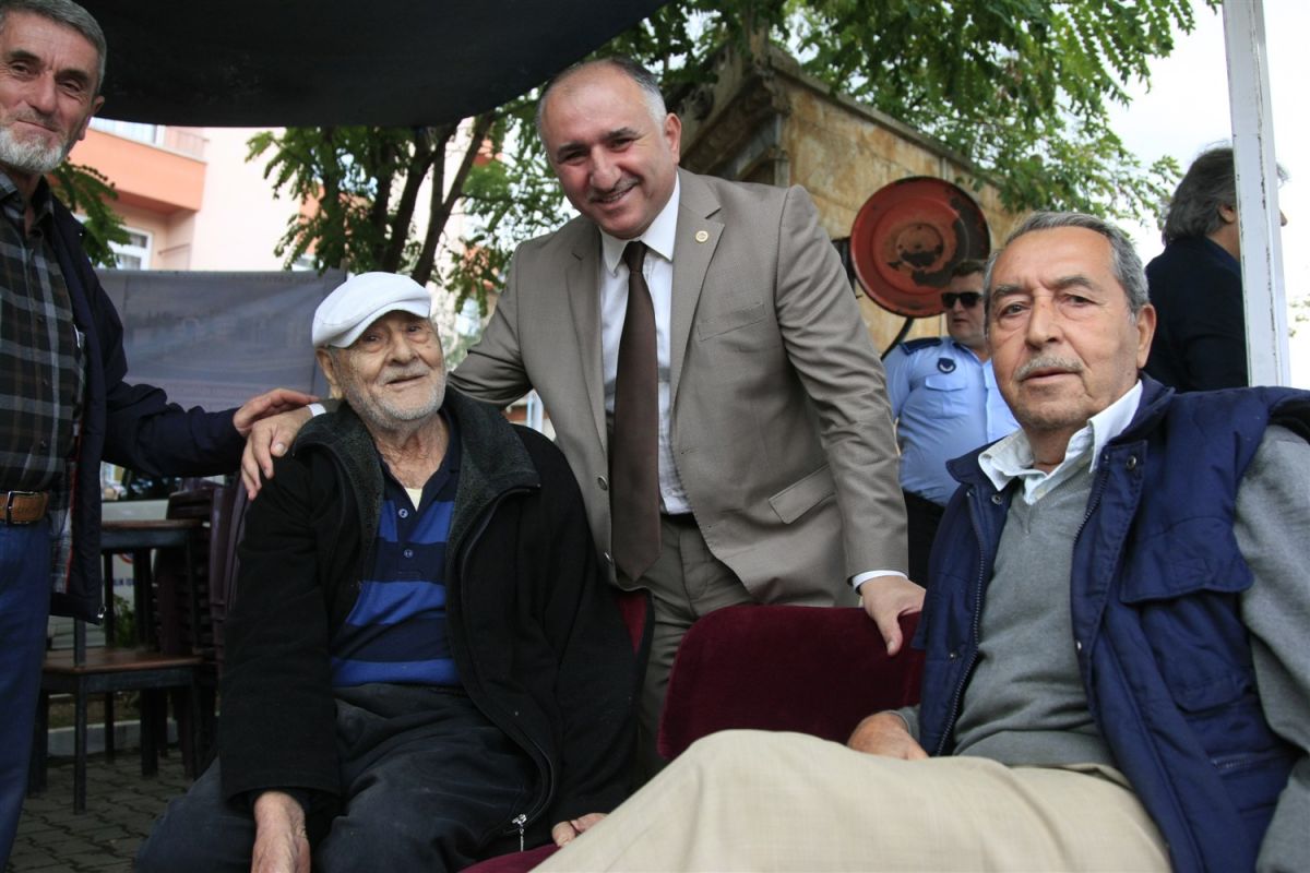 BAŞKAN ÇAĞLAYAN NARLICALILARLA BULUŞTU 