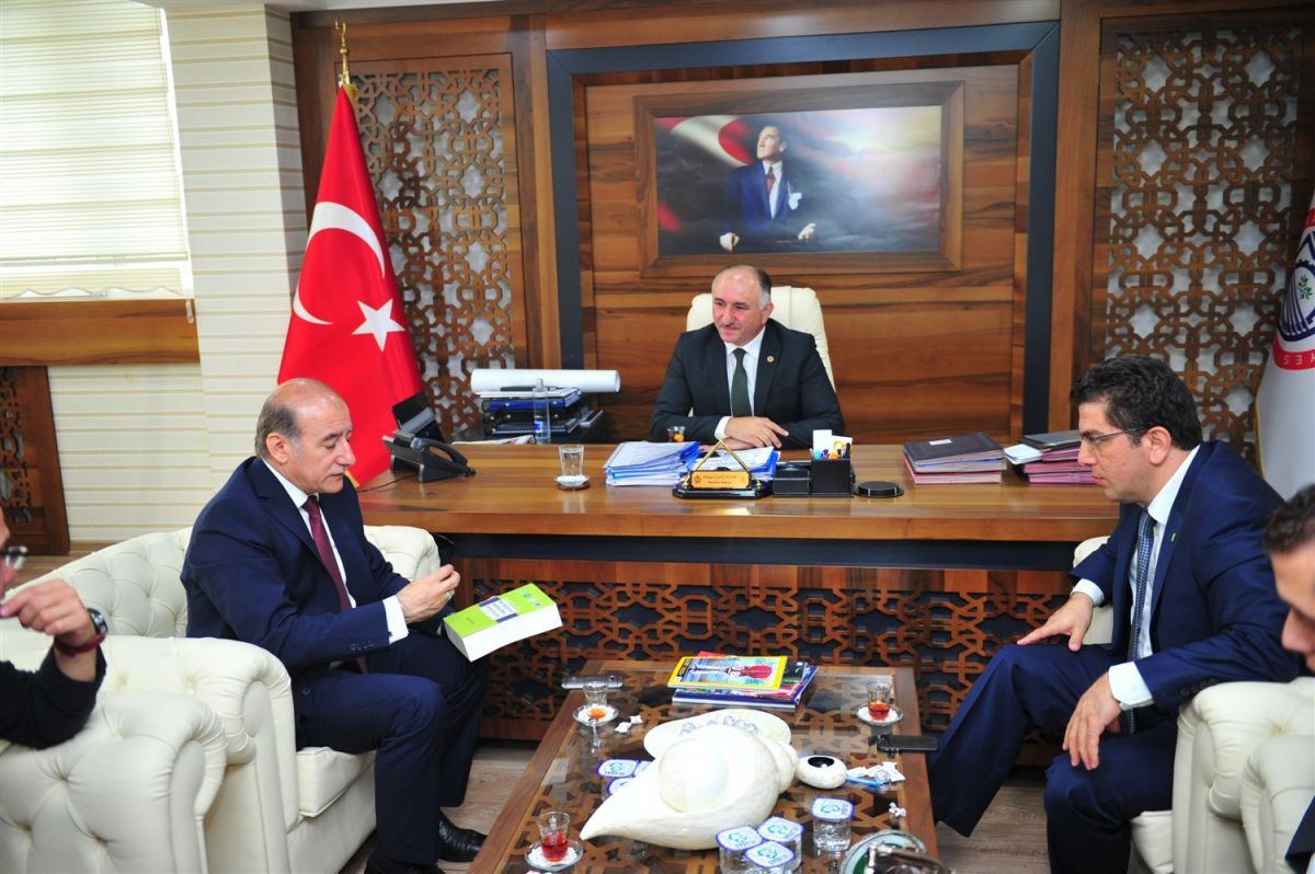 BAŞKAN ÇAĞLAYAN, BURSA KENT KONSEYİ BAŞKANI ÇEPNİ'Yİ AĞIRLADI 