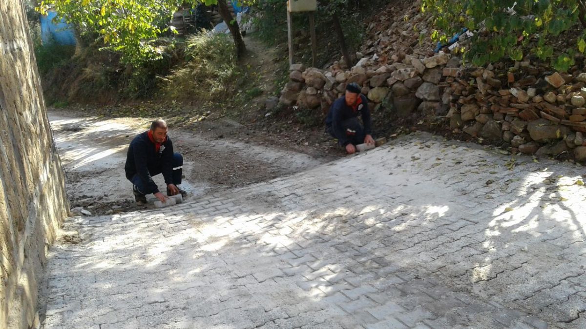 HECELER MAHALLEMİZDE PARKE ÇALIŞMALARI BAŞLADI 