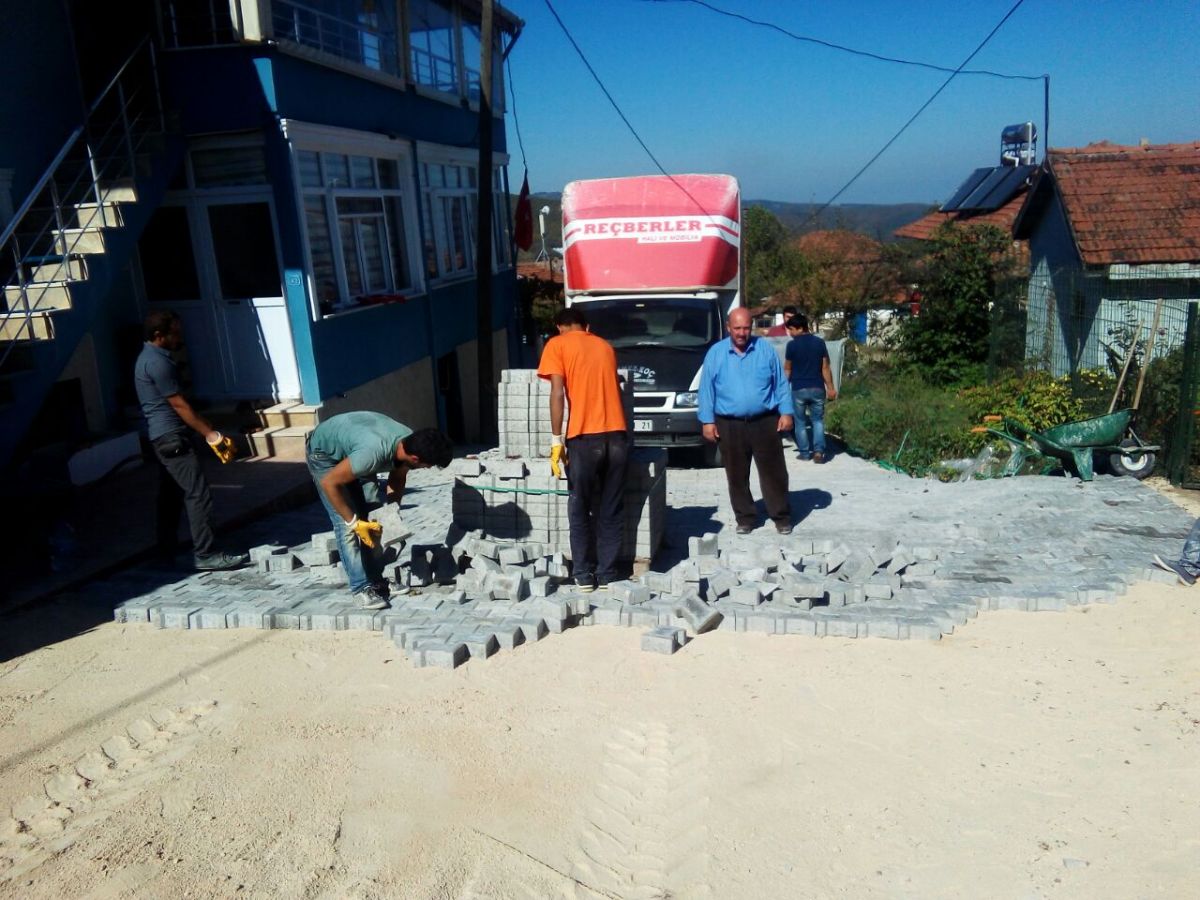 MAHMUDİYE MAHALLEMİZDE PARKE ÇALIŞMALARI BAŞLATILDI 