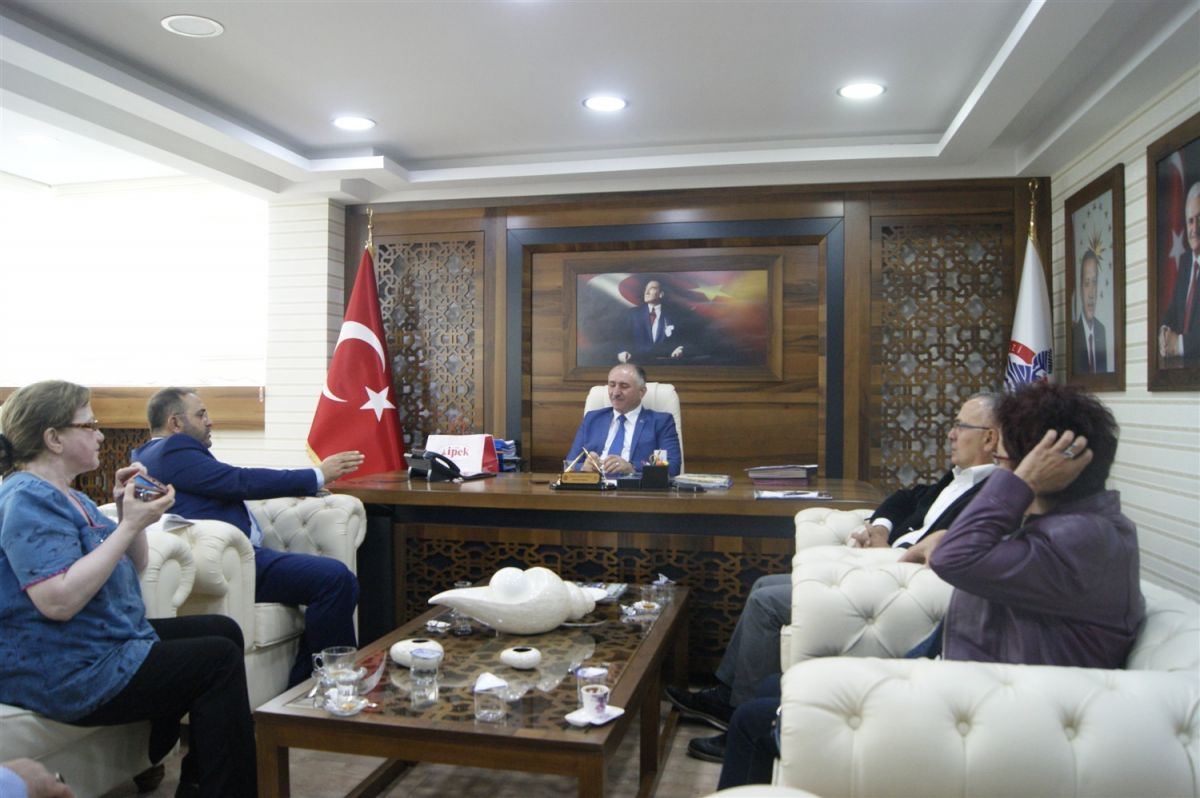 BAŞKAN ÇAĞLAYAN YENİDÖNEM GAZETESİ YÖNETİCİLERİNİ AĞIRLADI 