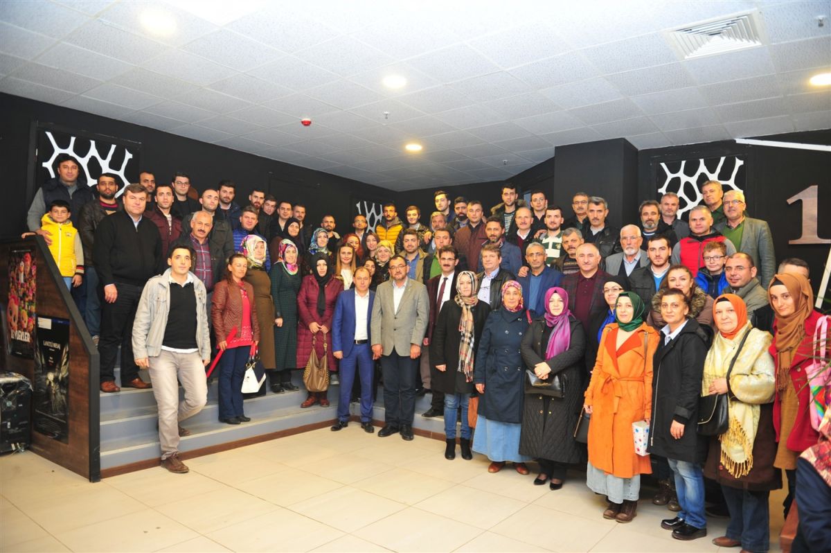 BAŞKAN ÇAĞLAYAN AK PARTİ TEŞKİLATI İLE BİRLİKTE HZ.MUHAMMED ALLAH'IN ELÇİSİ FİLMİNİ İZLEDİ 