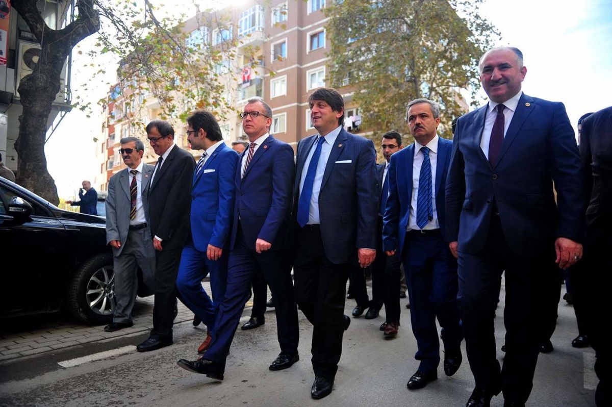 38.ORHANGAZİ ZEYTİN FESTİVALİ KORTEJ YÜRÜYÜŞÜ İLE BAŞLADI 