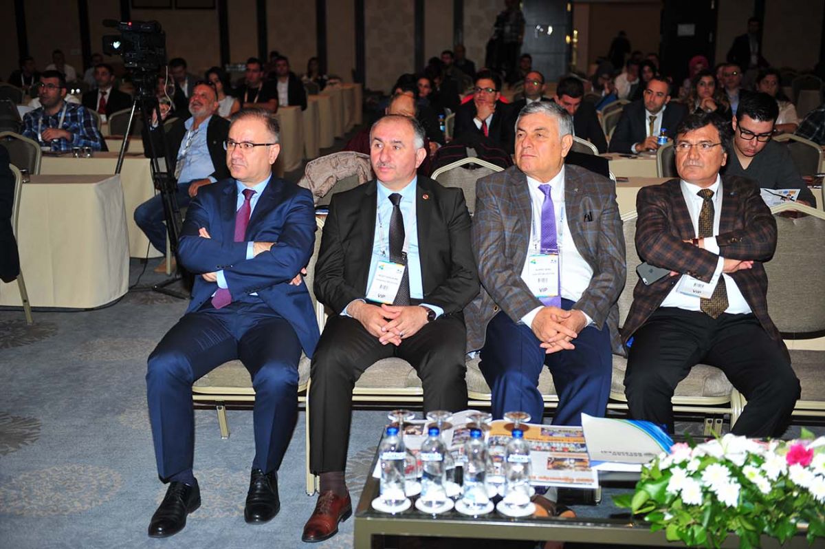 BAŞKAN ÇAĞLAYAN AKILLI BELEDİYECİLİK ZİRVESİNE KATILDI 