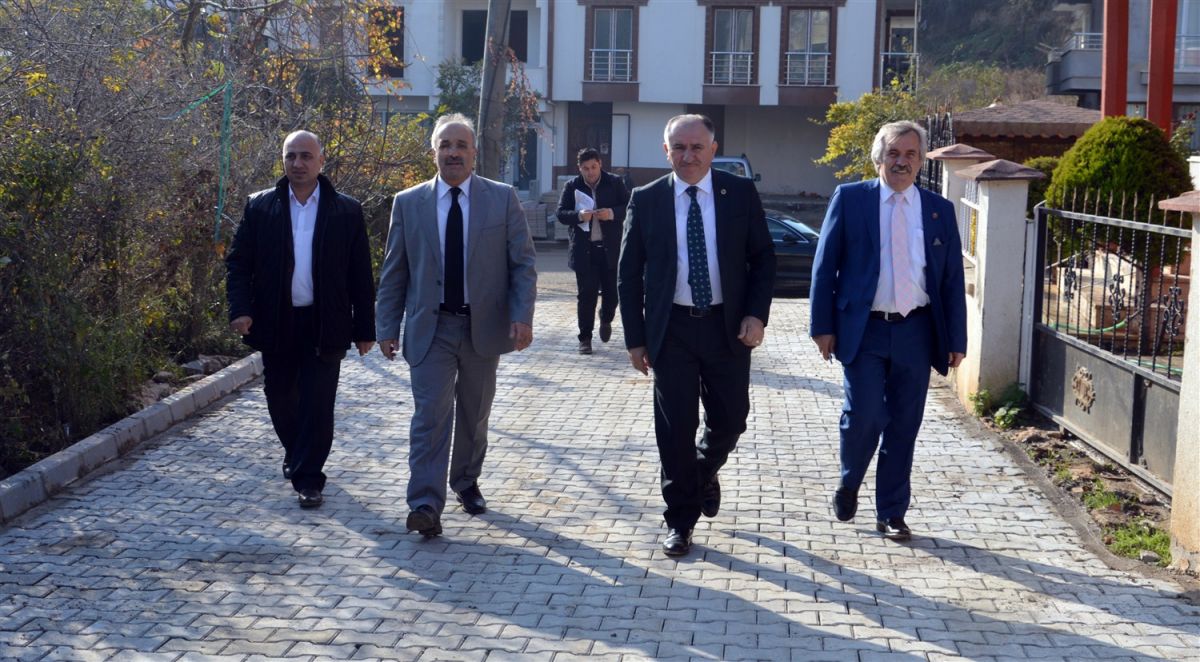 BAŞKAN KAVŞAK VE PARKE ÇALIŞMALARINI İNCELEDİ 