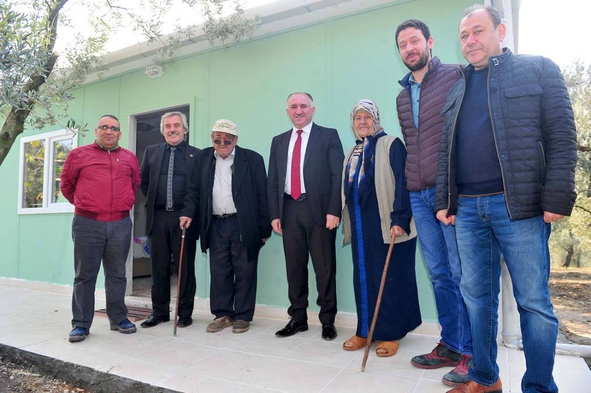 BELEDİYE'NİN SICAK YUVA PROJESİ KAPSAMINDA YENİKÖY'DE İKİ AİLENİN EVİ YENİLENDİ 