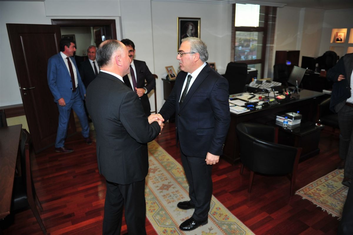 BAŞKAN ÇAĞLAYAN TOKİ BAŞKANI İLE ÇAKIRLI VE SÖLÖZ PROJELERİ İÇİN GÖRÜŞTÜ 