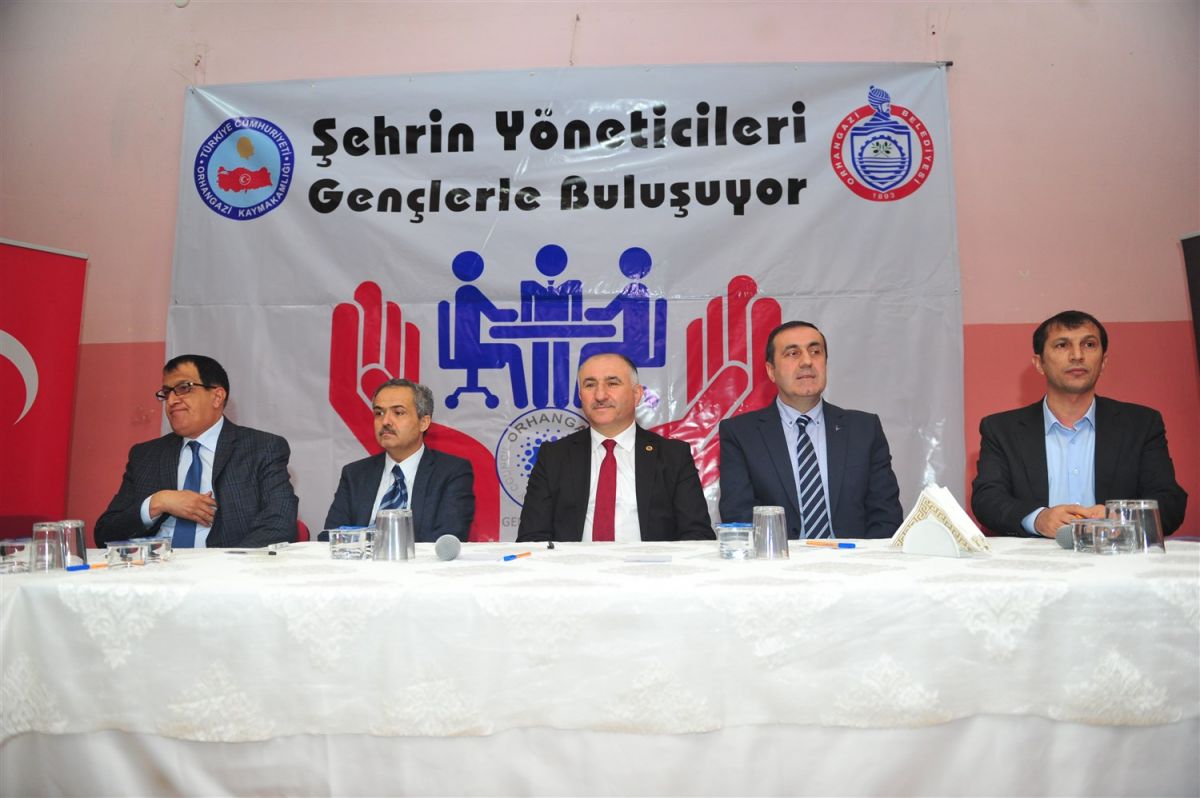 YÖNETİCİLER LİSELİ GENÇLERLE BULUŞMAYA DEVAM EDİYOR 