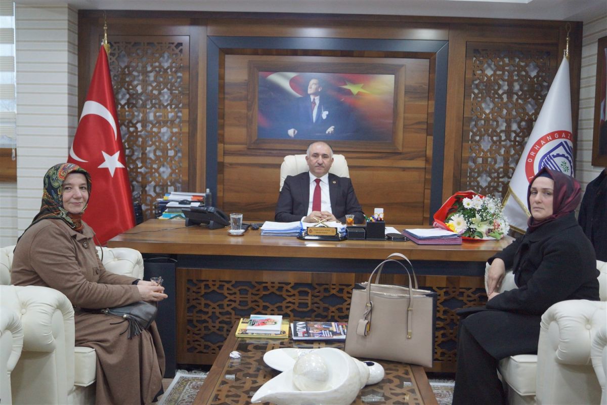 BAŞKAN ÇAĞLAYAN 15 TEMMUZ DEMOKRASİ VE KADIN DERNEĞİ ÜYELERİNİ AĞIRLADI 