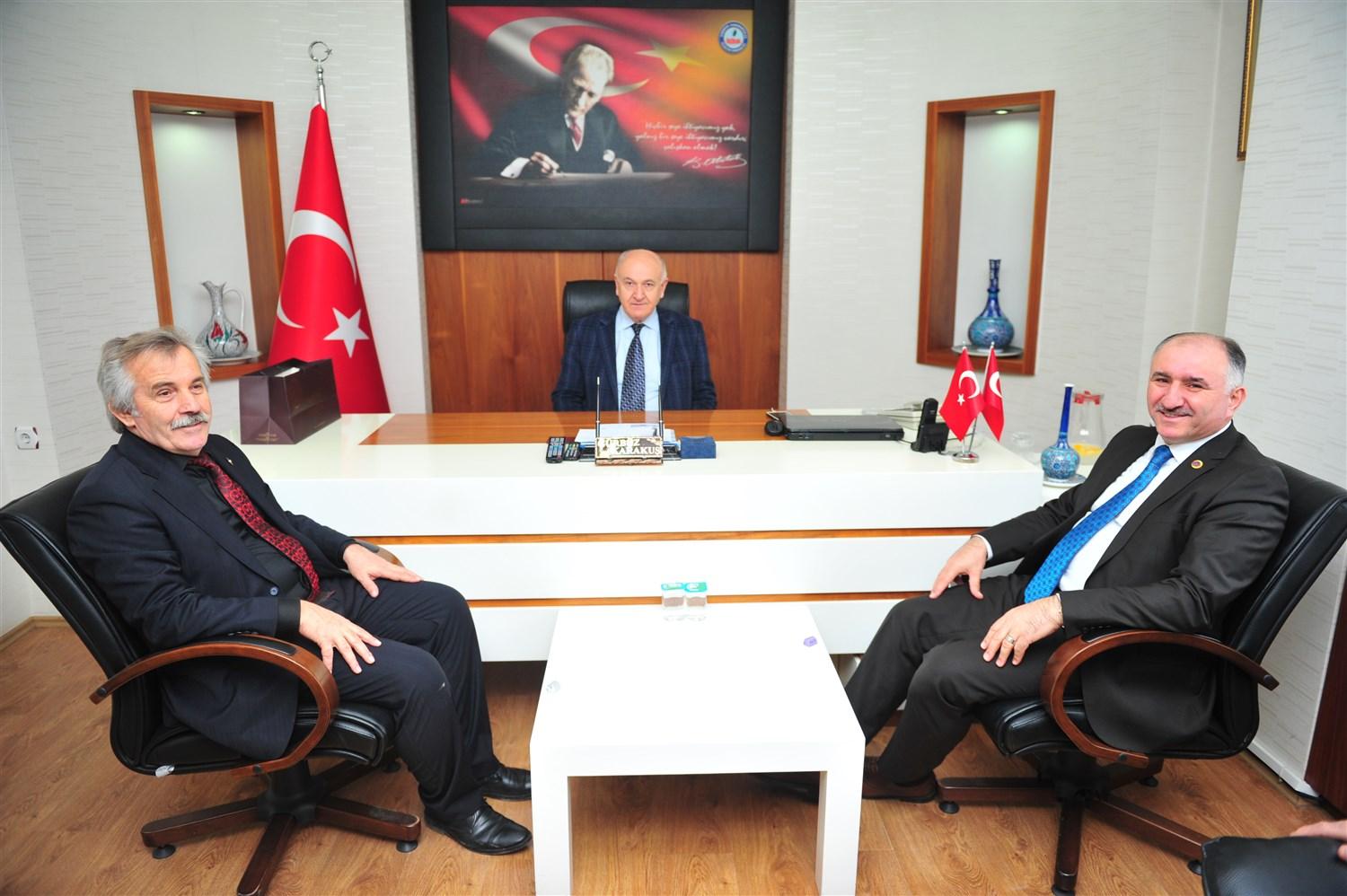 BAŞKAN ÇAĞLAYAN'DAN GEMLİK'İN YENİ KAYMAKAMINA HAYIRLI OLSUN ZİYARETİ 