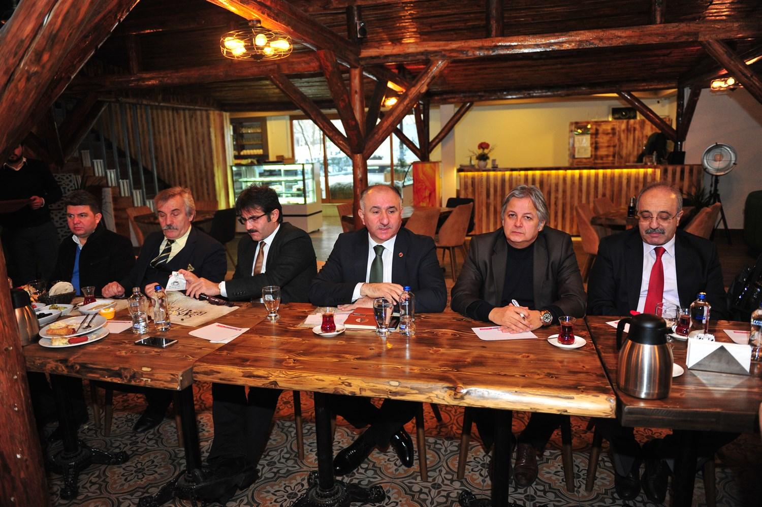 BAŞKAN ÇAĞLAYAN GAZETECİLER GÜNÜNDE YEREL MEDYA MENSUPLARI İLE BİR ARAYA GELDİ 