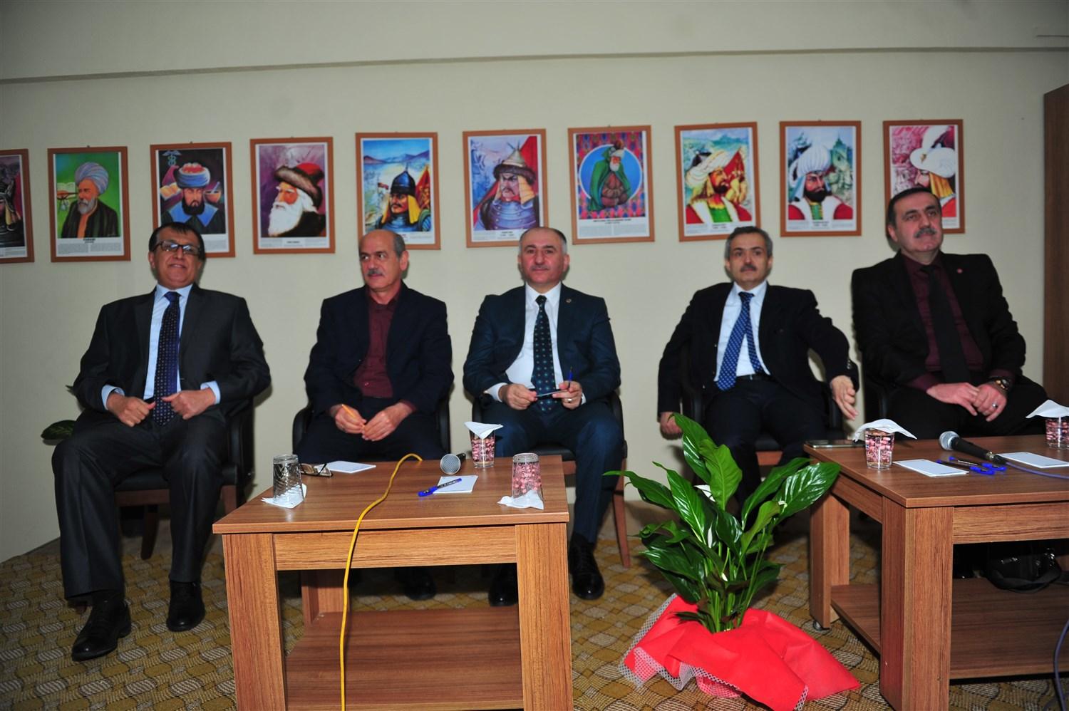 ŞEHRİN YÖNETİCİLERİ GENÇLERLE BULUŞUYOR PROGRAMI KIZ İMAM HATİP LİSESİ'NDEYDİ 