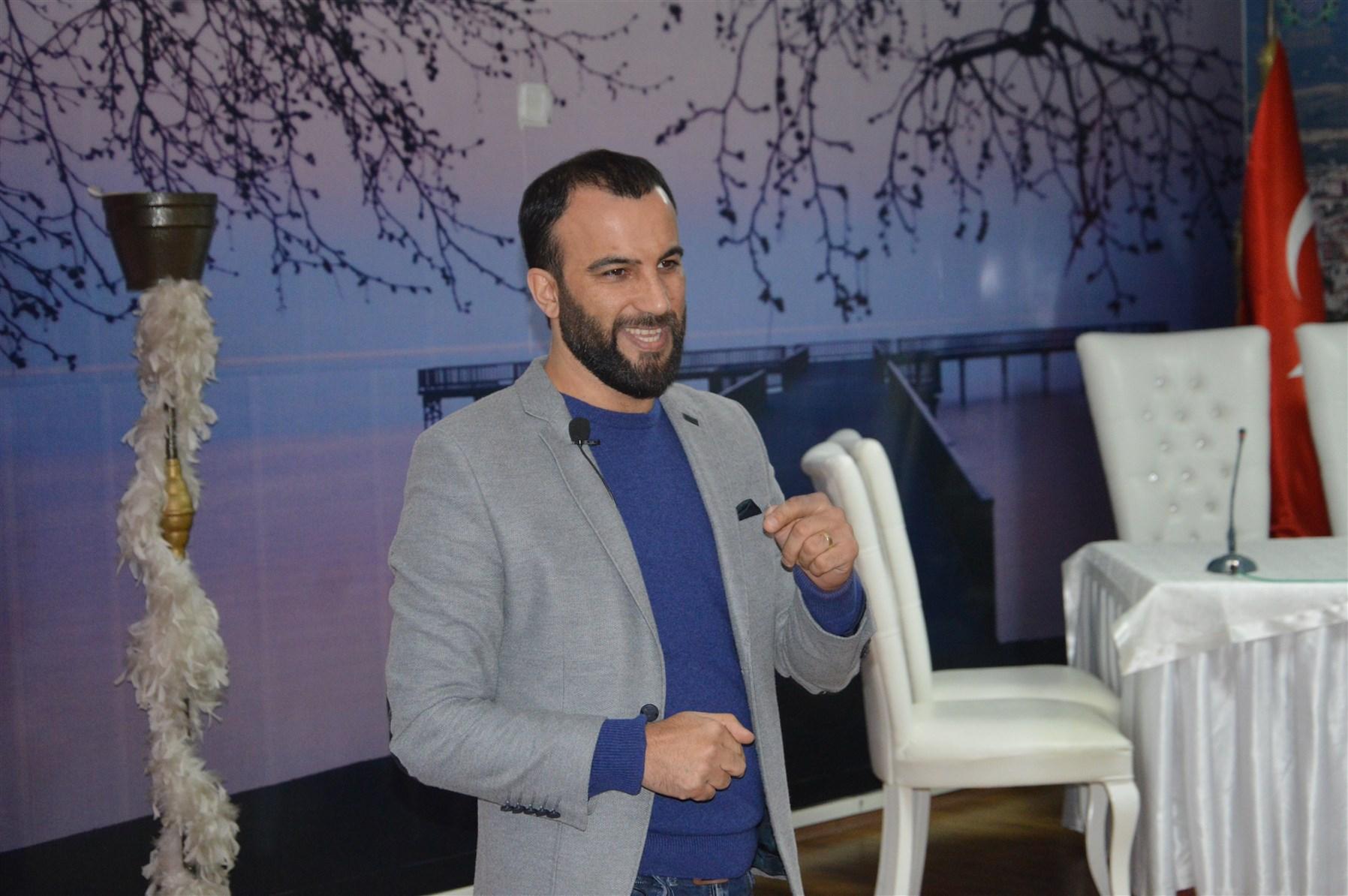 BELEDİYE VE KENT KONSEYİ'NDEN MUTLU AİLE VE SAĞLIKLI ÇOCUKLAR KONFERANSI 