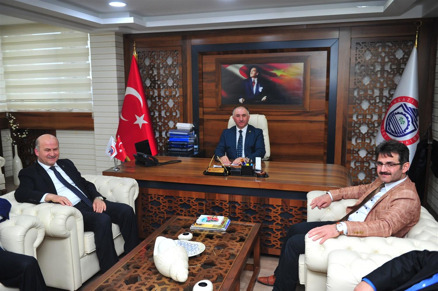 BAŞKAN ÇAĞLAYAN, AK PARTİ İL BAŞKANI TORUN'U AĞIRLADI 