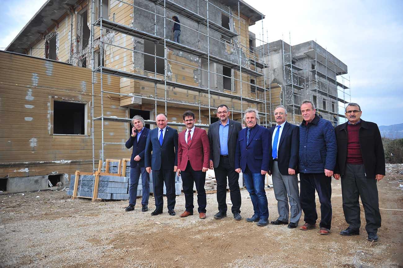 BAŞKAN ÇAĞLAYAN ÖĞRENCİ YURDU İNŞAATINI GEZDİ 