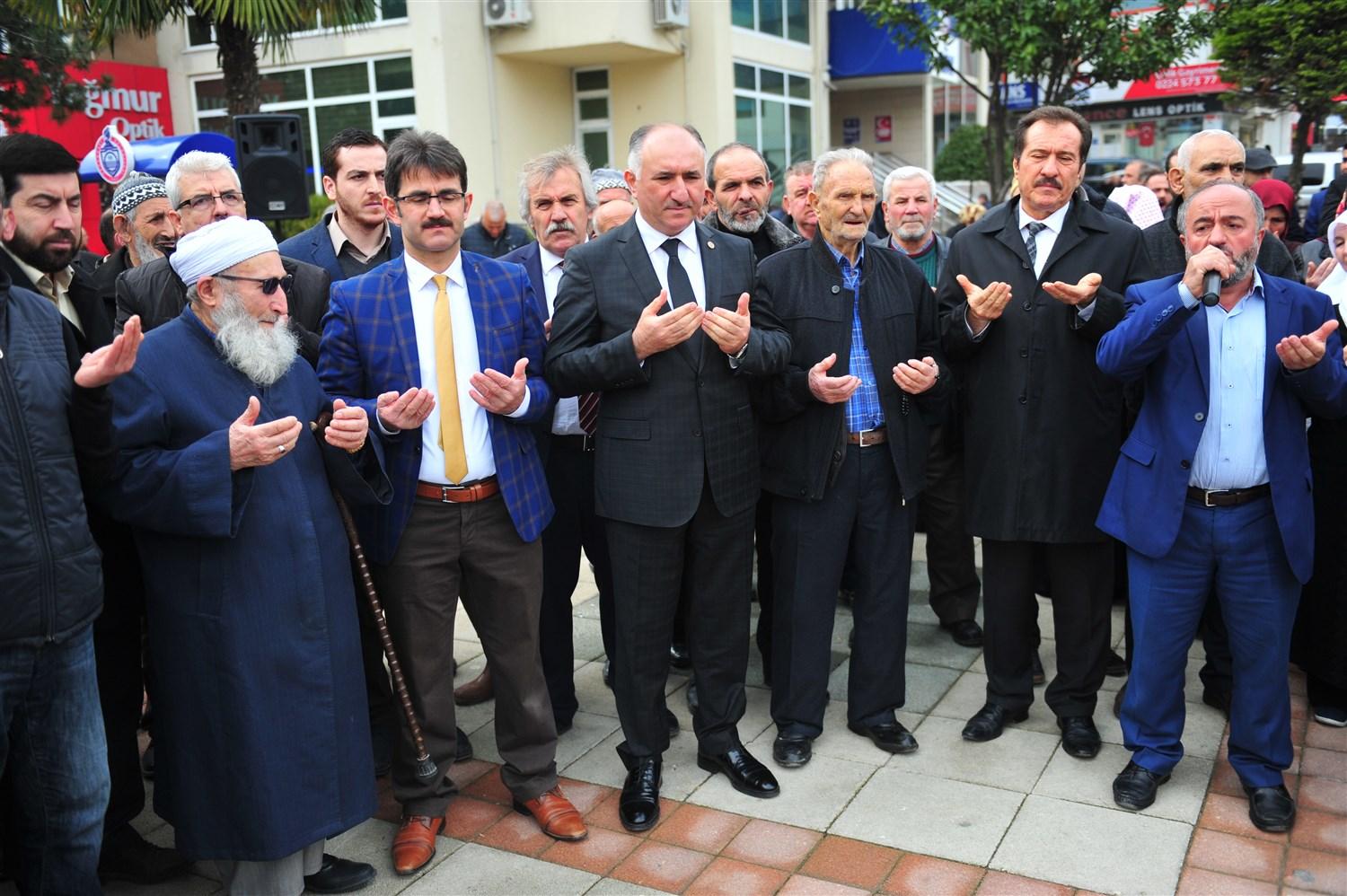 BAŞKAN ÇAĞLAYAN UMRECİLERİ UĞURLADI 