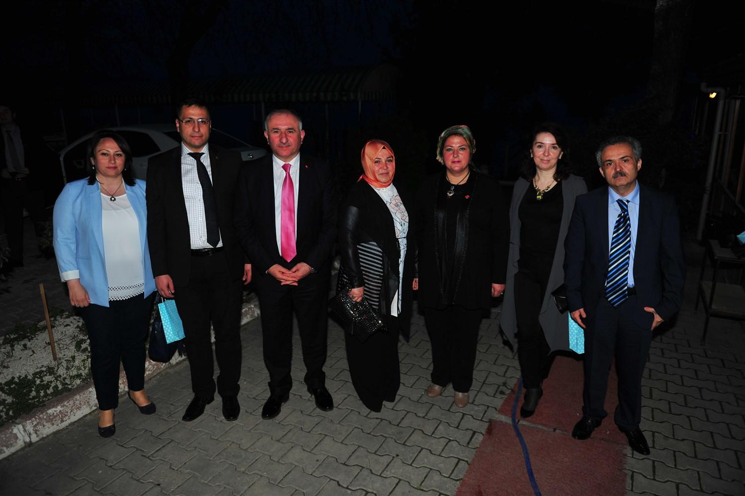 BAŞKAN ÇAĞLAYAN BELEDİYENİN BAYAN PERSONELİ İLE KADINLAR GÜNÜ YEMEĞİNDE BULUŞTU 