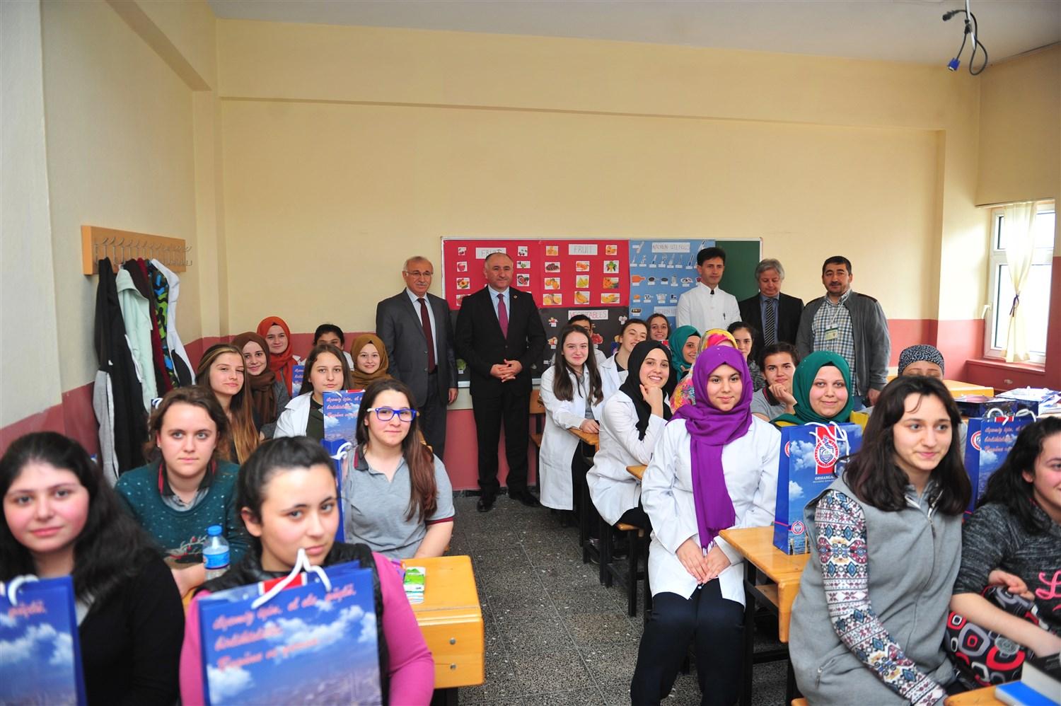 ÇAĞLAYAN, EN TEMİZ SINIF PROJESİNİN ŞUBAT BİRİNCİSİNİ ÖDÜLLENDİRDİ 