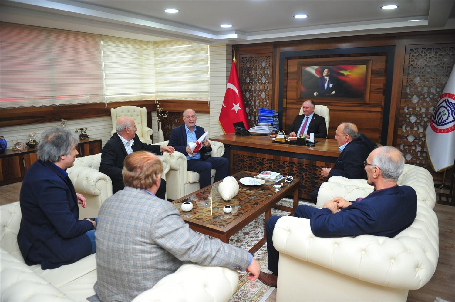 ARTVİN VAKFI BAŞKANINDAN ÇAĞLAYAN'A ZİYARET 