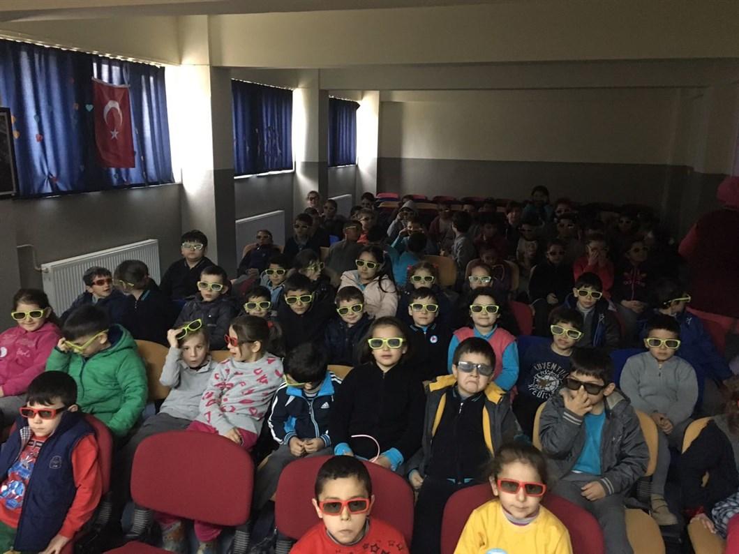 ÖĞRENCİLERE SİNEMA KEYFİ DEVAM EDİYOR 