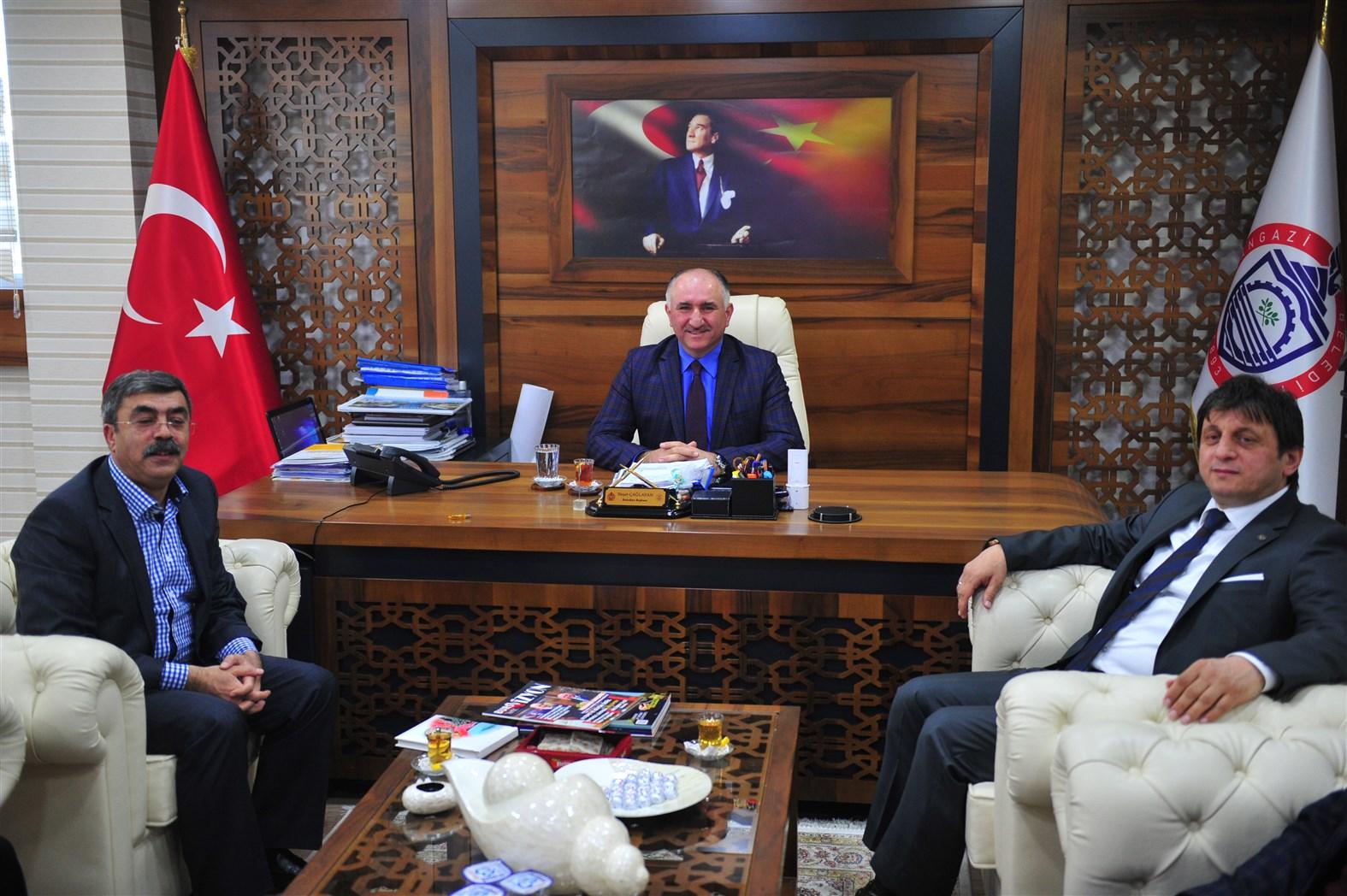 MİLLETVEKİLİ ZEKERİYA BİRKAN BAŞKAN ÇAĞLAYAN'I ZİYARET ETTİ 