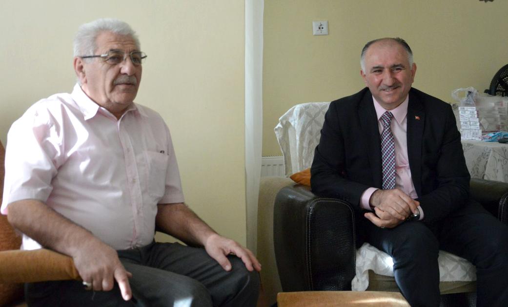 BAŞKAN ÇAĞLAYAN EVDE SAĞLIK HİZMETİ VERİLEN AİLELERİ ZİYARET ETTİ 