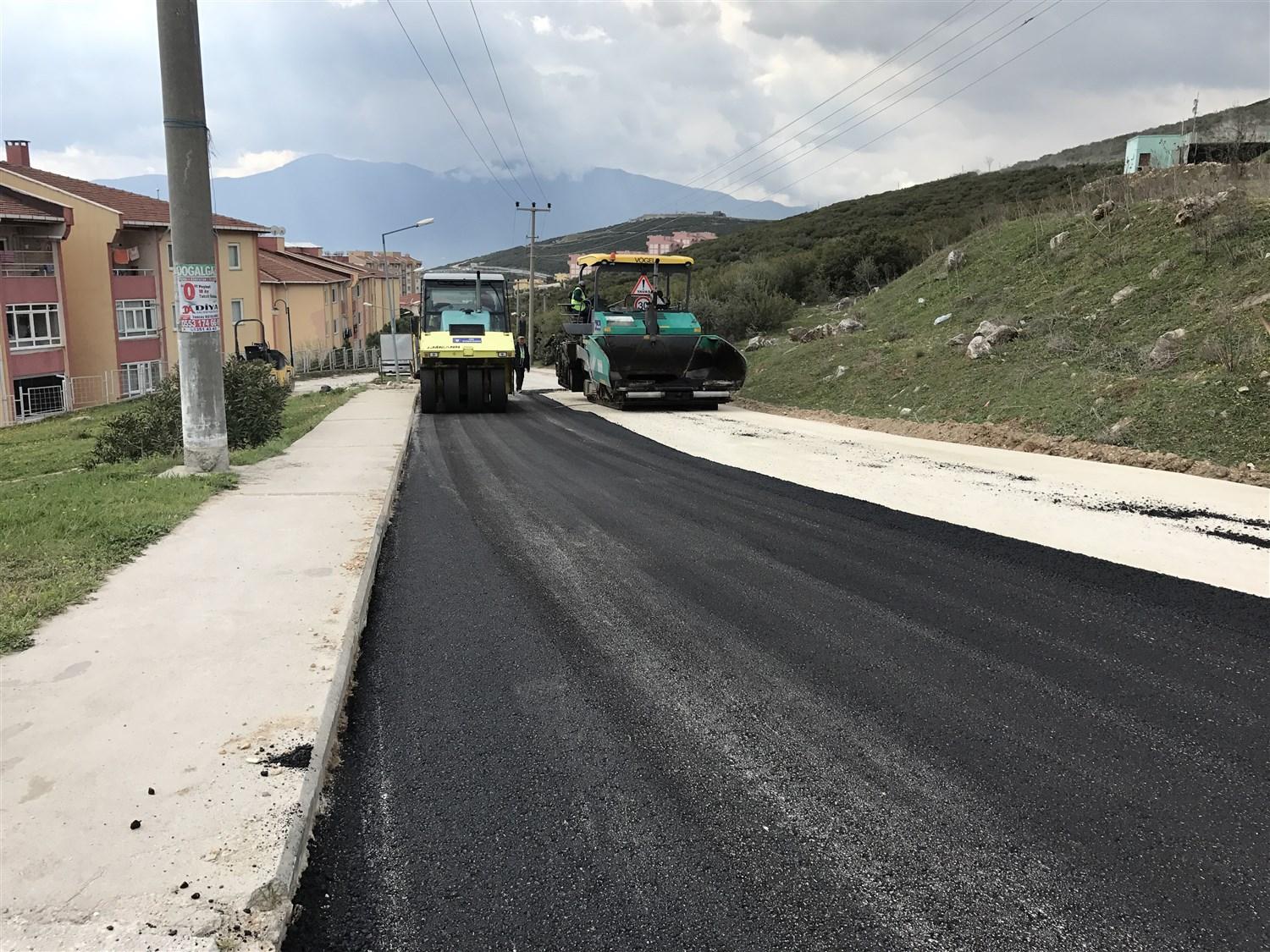 TOKİ YOLUNDA ASFALT ÇALIŞMALARI TAMAMLANDI 