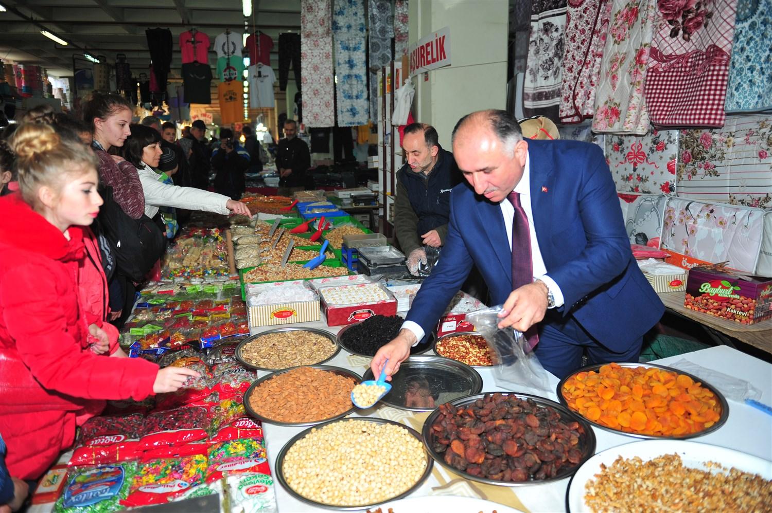 BAŞKAN ÇAĞLAYAN KIPÇAK TÜRKLERİ İLE BİRLİKTE PAZARYERİNİ GEZDİ 