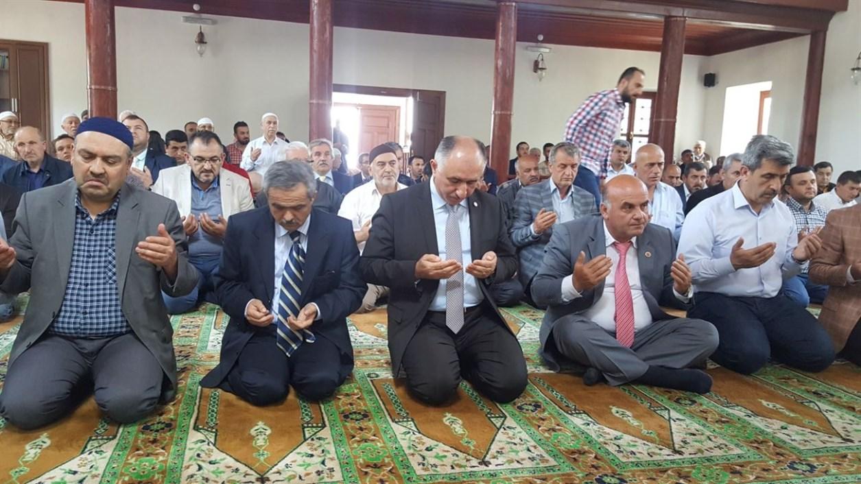 TARİHİ GÜRLE ORHAN BEY CAMİİ'NDE MEVLİD VE CUMA NAMAZI 