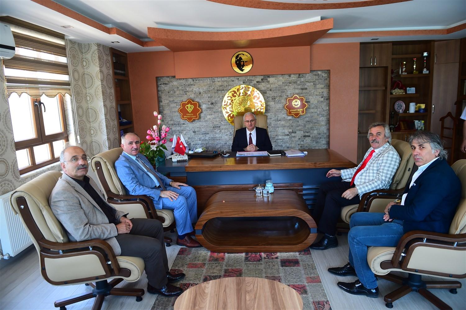 BAŞKAN ÇAĞLAYAN'DAN YENİ MÜFTÜ'YE HAYIRLI OLSUN ZİYARETİ 