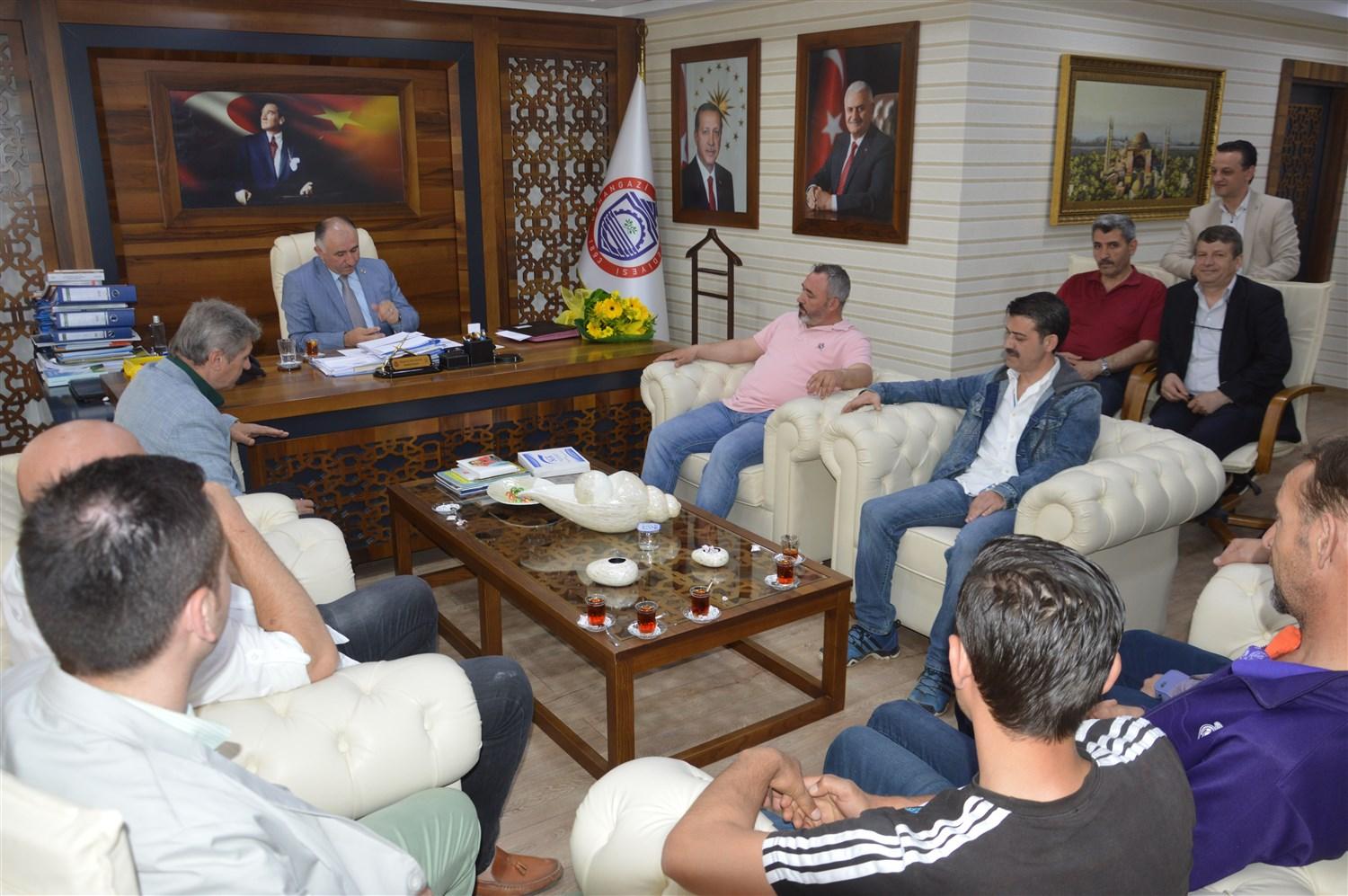 ÇAĞLAYAN HÜRSPOR'UN YENİ YÖNETİMİNİ AĞIRLADI 