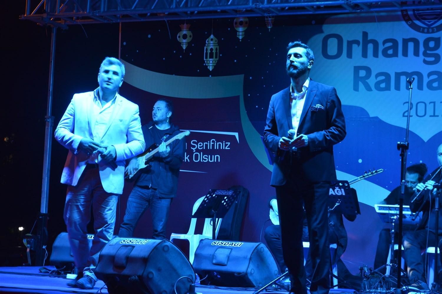 UMUT MÜRARE İLE İLAHİ KONSERİ 