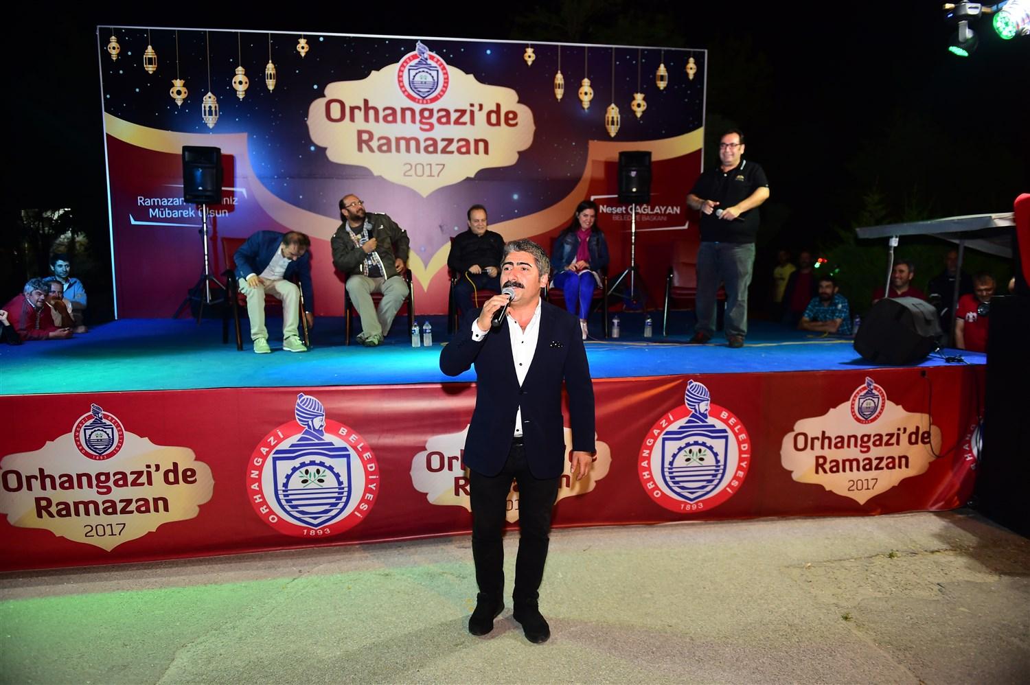 80’LER DİZİ KARAKTERLERİ RAMAZAN SOKAĞINI ŞENLENDİRDİ 