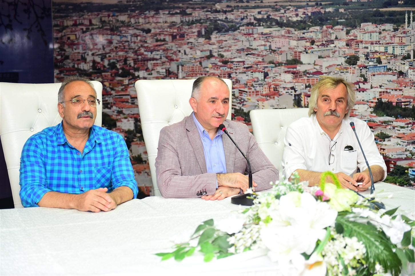 BAŞKAN ÇAĞLAYAN BELEDİYE PERSONELİ İLE BAYRAMLAŞTI 