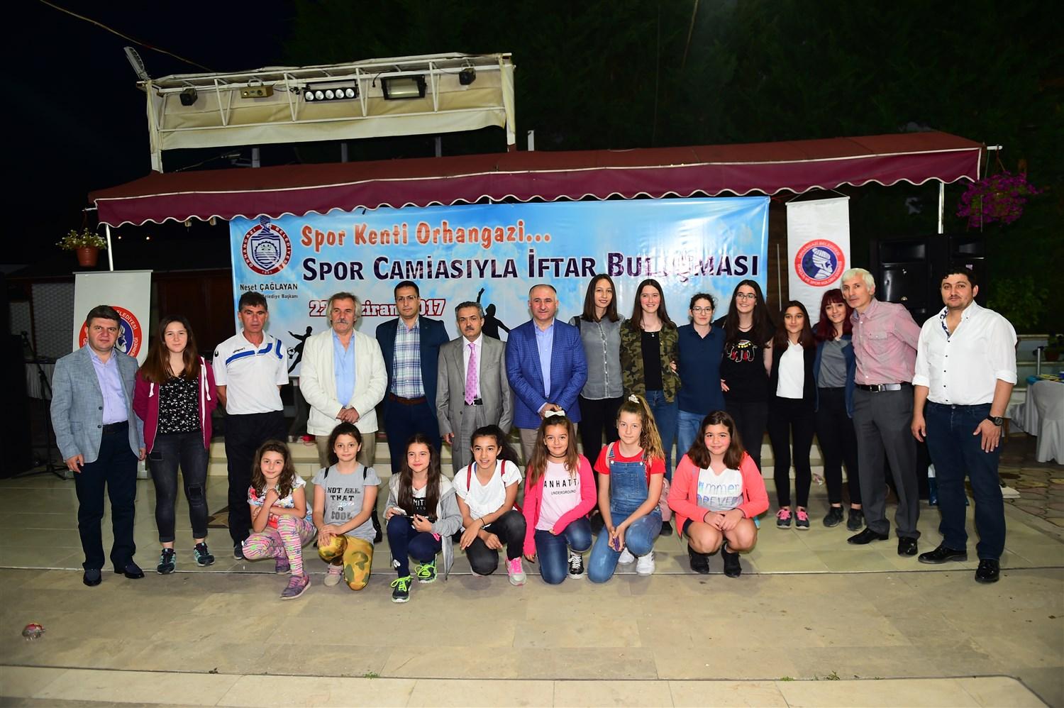 ORHANGAZİ'NİN SPOR CAMİASI İFTAR SOFRASINDA BULUŞTU 