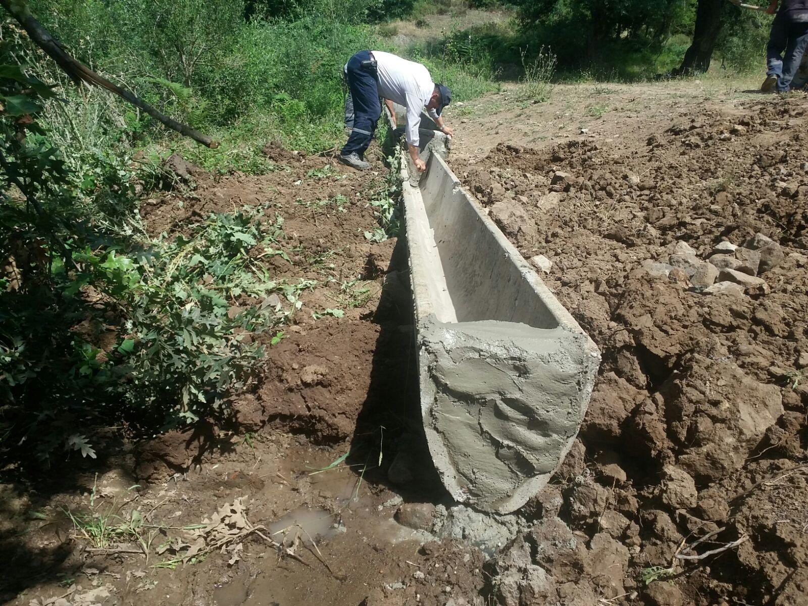 HAYVANLAR İÇİN SU YALAKLARI İNŞASINA BAŞLANDI 