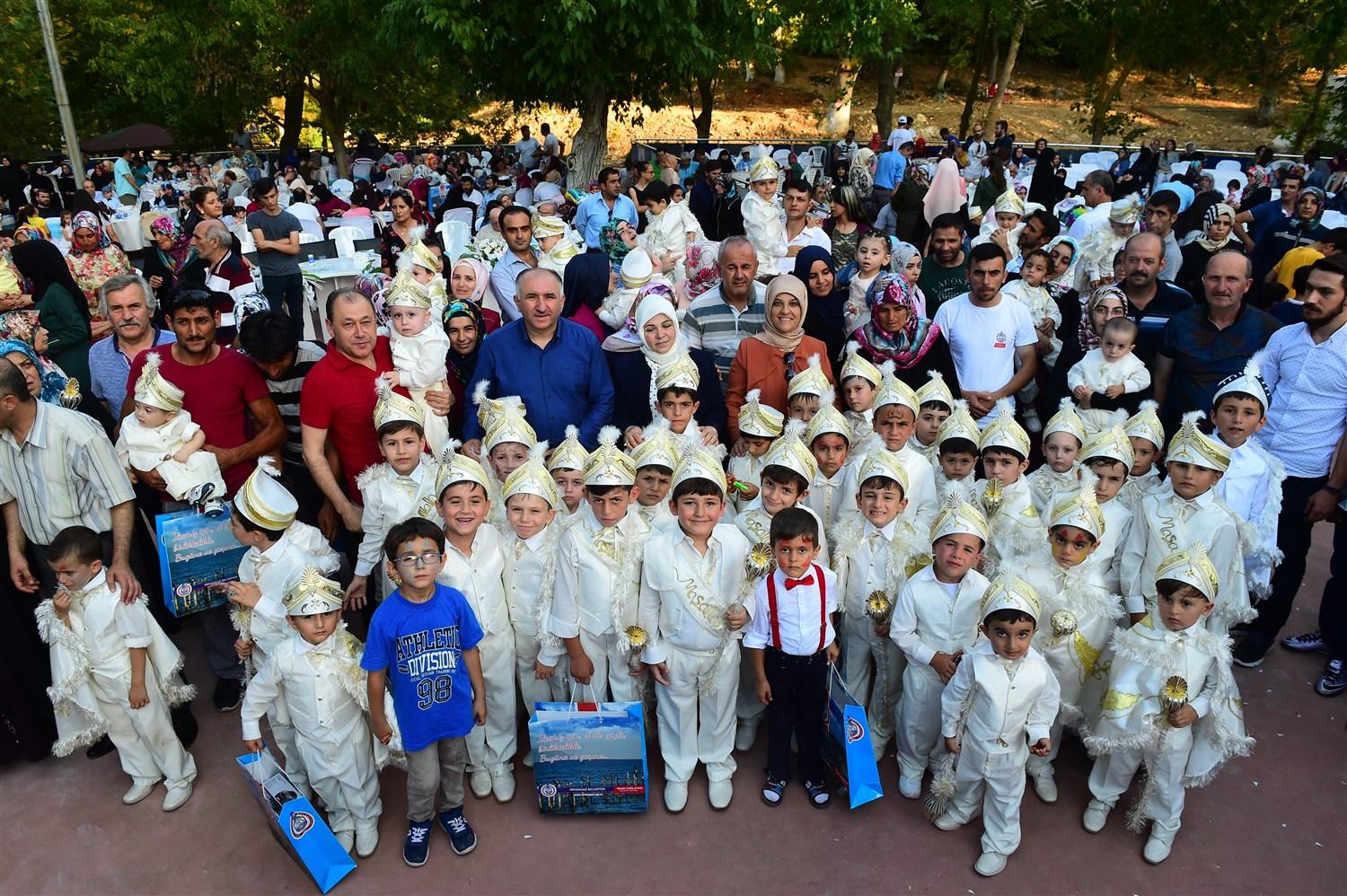 TOPLU SÜNNET ŞÖLENİ İLE 84 YAVRUMUZ ERKEKLİĞE İLK ADIMI ATTI 