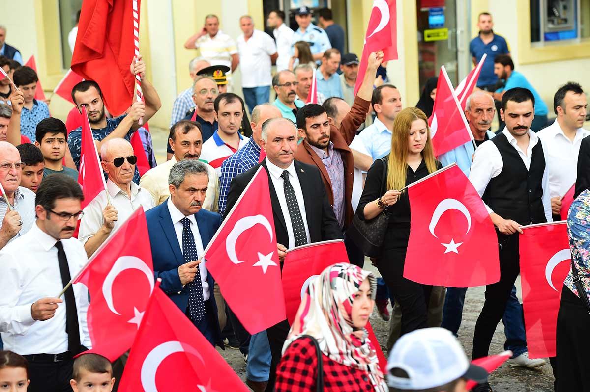15 TEMMUZ ETKİNLİKLERİ MİLLİ BİRLİK YÜRÜYÜŞÜ İLE BAŞLADI 
