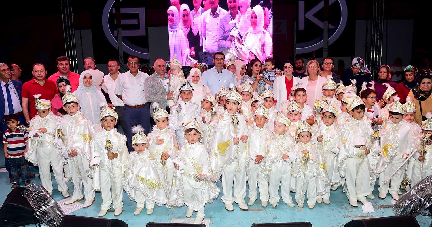 SÜNNET ÇOCUKLARI İÇİN KINA GECESİ DÜZENLENDİ 