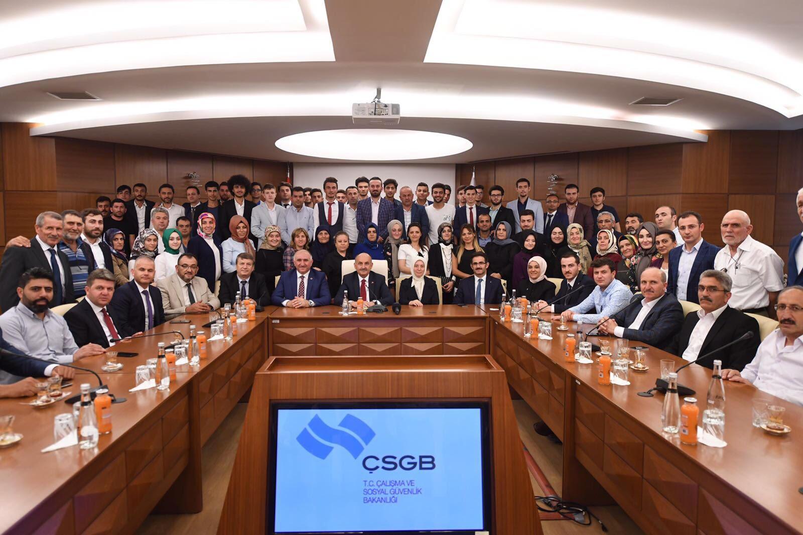 BAKAN MEHMET MÜEZZİNOĞLU ORHANGAZİ HEYETİNİ AĞIRLADI 