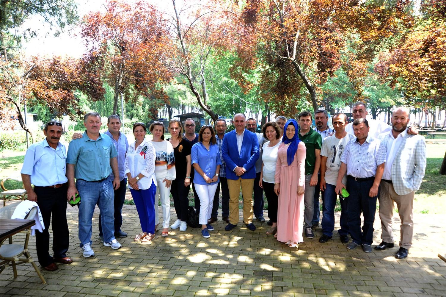 ORHANGAZİ ORTAOKULU 1982 MEZUNLARI BİR ARAYA GELDİ 