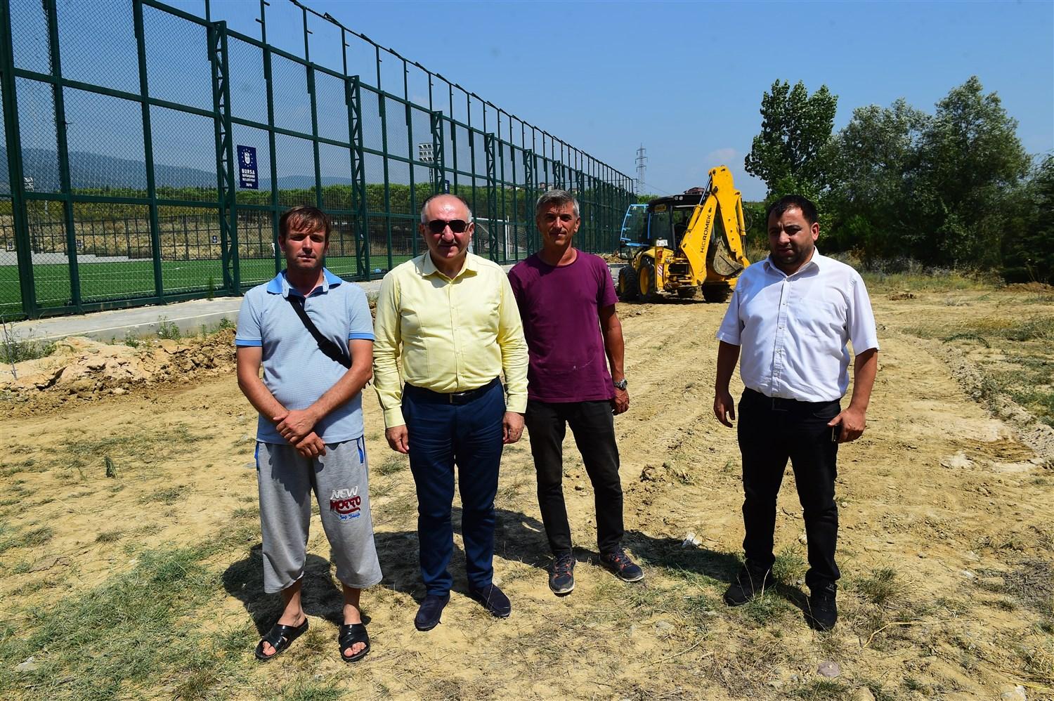 YENİKÖY FUTBOL SAHASINDA SOYUNMA ODASI İNŞAATI BAŞLADI 