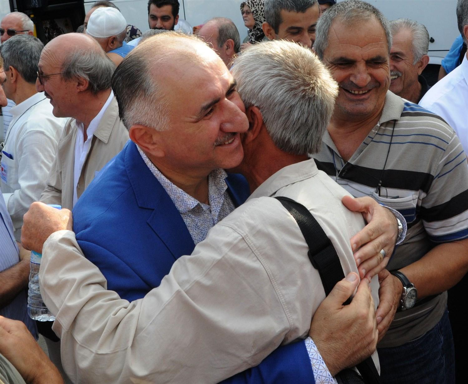 BAŞKAN ÇAĞLAYAN HACI ADAYLARINI DUALARLA UĞURLADI 