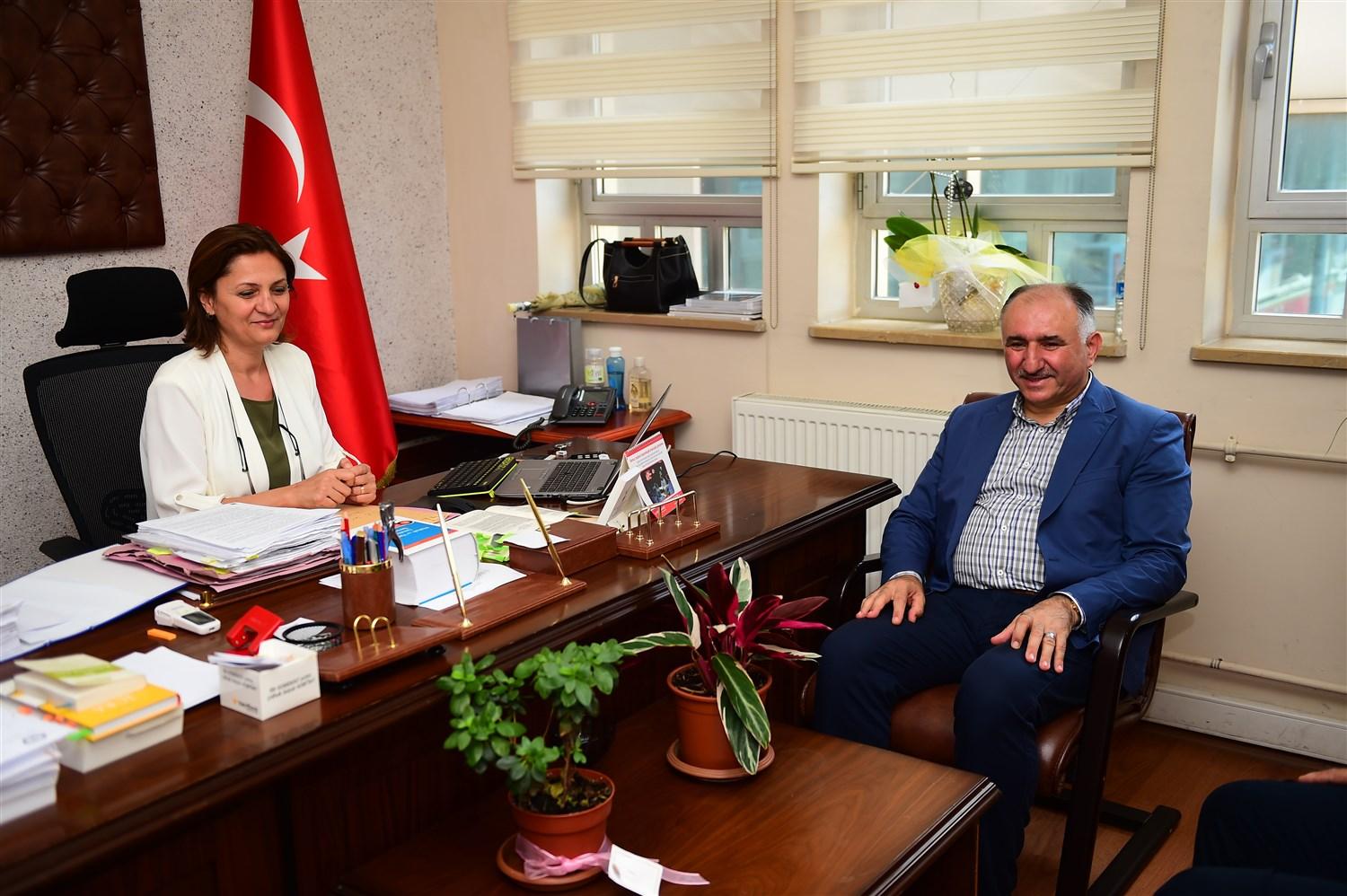 BAŞKAN ÇAĞLAYAN'DAN YENİ HAKİMLERE HAYIRLI OLSUN ZİYARETİ 